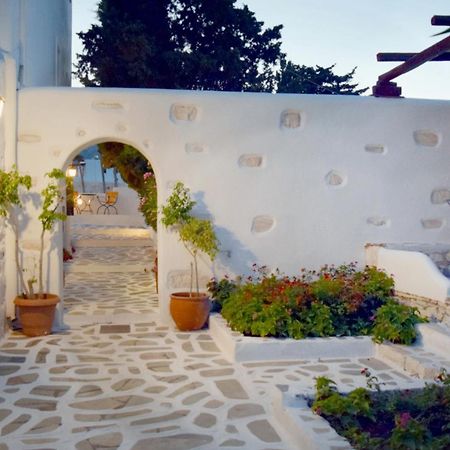 Tzane Studios & Apartments - Steps Away From Golden Beach Hriszí Aktí Kültér fotó