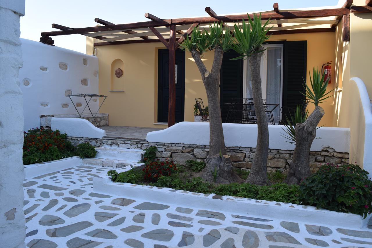 Tzane Studios & Apartments - Steps Away From Golden Beach Hriszí Aktí Kültér fotó