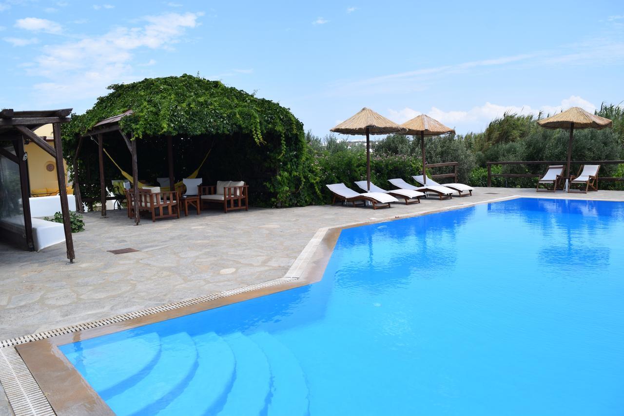 Tzane Studios & Apartments - Steps Away From Golden Beach Hriszí Aktí Kültér fotó